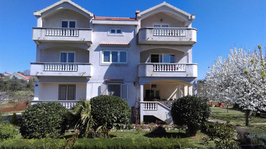 Apartments Lena Sutomiscica Dış mekan fotoğraf